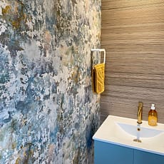 Vif Pose dun papier peint dans un toilette