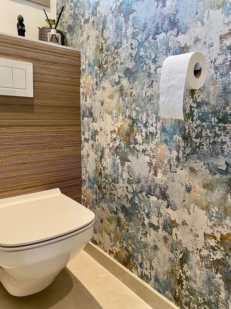 Vif Pose dun papier peint dans un toilette 2